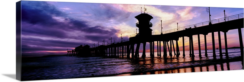 Huntington Beach Pier at sunset, Huntington Beach, California, USA.