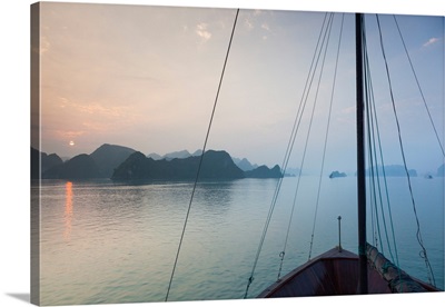 Islands And Boat In The Pacific Ocean, Ha Long Bay, Quang Ninh Province, Vietnam