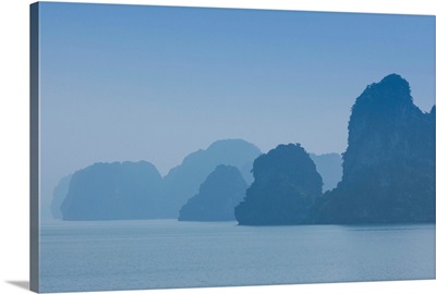 Islands In The Pacific Ocean, Ha Long Bay, Quang Ninh Province, Vietnam