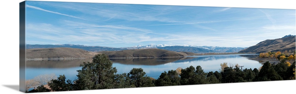 Lake surrounded by mountains, Topaz Lake, Nevada