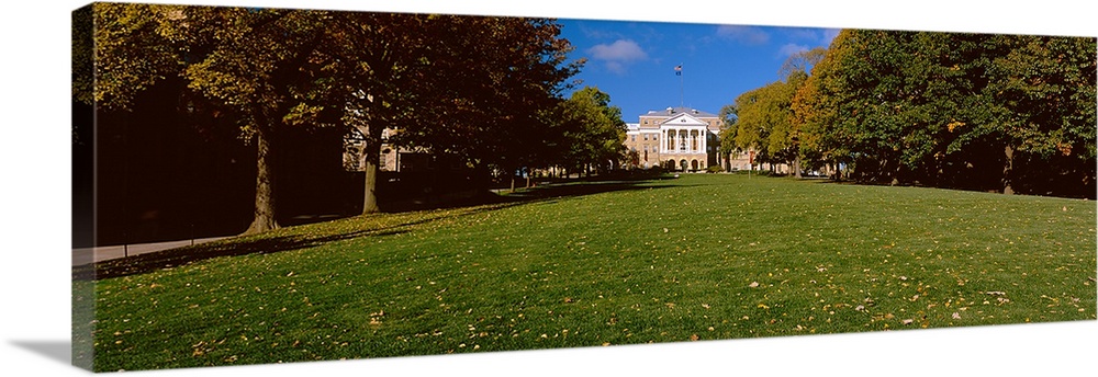 Lawn in front of a building, Bascom Hall, Bascom Hill, University of Wisconsin, Madison, Dane County, Wisconsin,