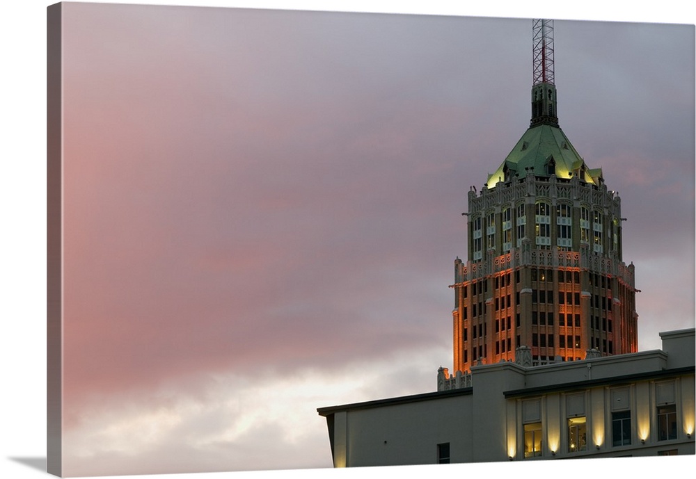 Low angle view of a building, Tower Life Building, San Antonio, Texas