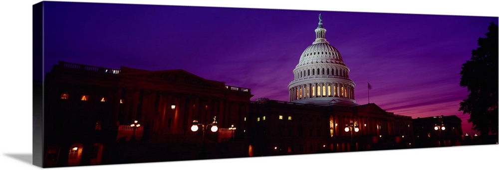 Low angle view of a government building lit up at twilight, Capitol Building, Washington DC