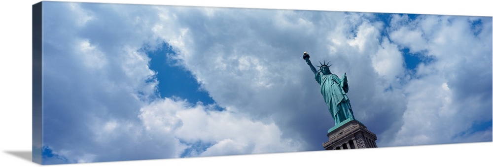 Low angle view of a statue, Statue Of Liberty, Manhattan, New York City, New York State, USA