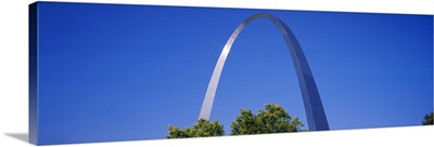 Low angle view of an arch, Gateway Arch, St. Louis, Missouri
