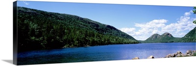 Maine, Acadia National Park, Bubble rocks at the end of Jordan Pond