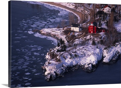Marquette Harbor Lighthouse and Maritime Museum in winter, Marquette, Michigan