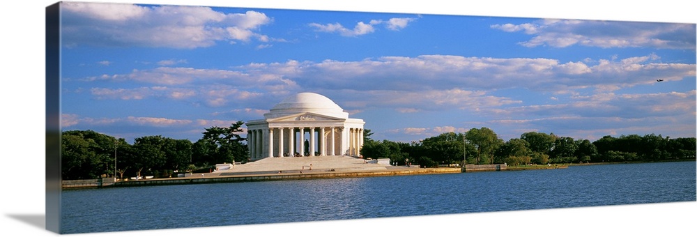 Monument on the waterfront, Jefferson Memorial, Washington DC