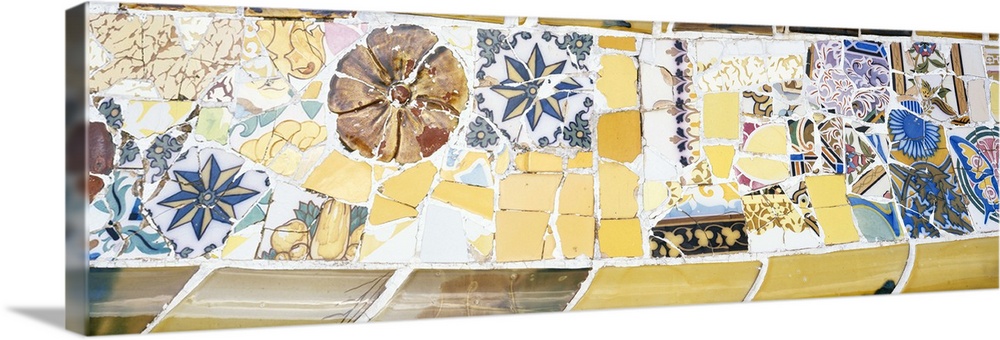 Mosaic details on a wall, Park Guell, El Carmel, Gracia, Barcelona, Catalonia, Spain