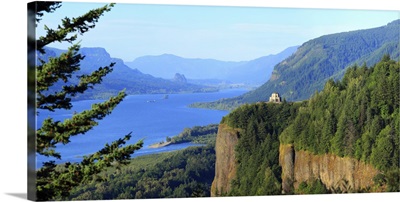 Observatory at a hill,Crown Point, Columbia River Gorge, Multnomah County, Oregon