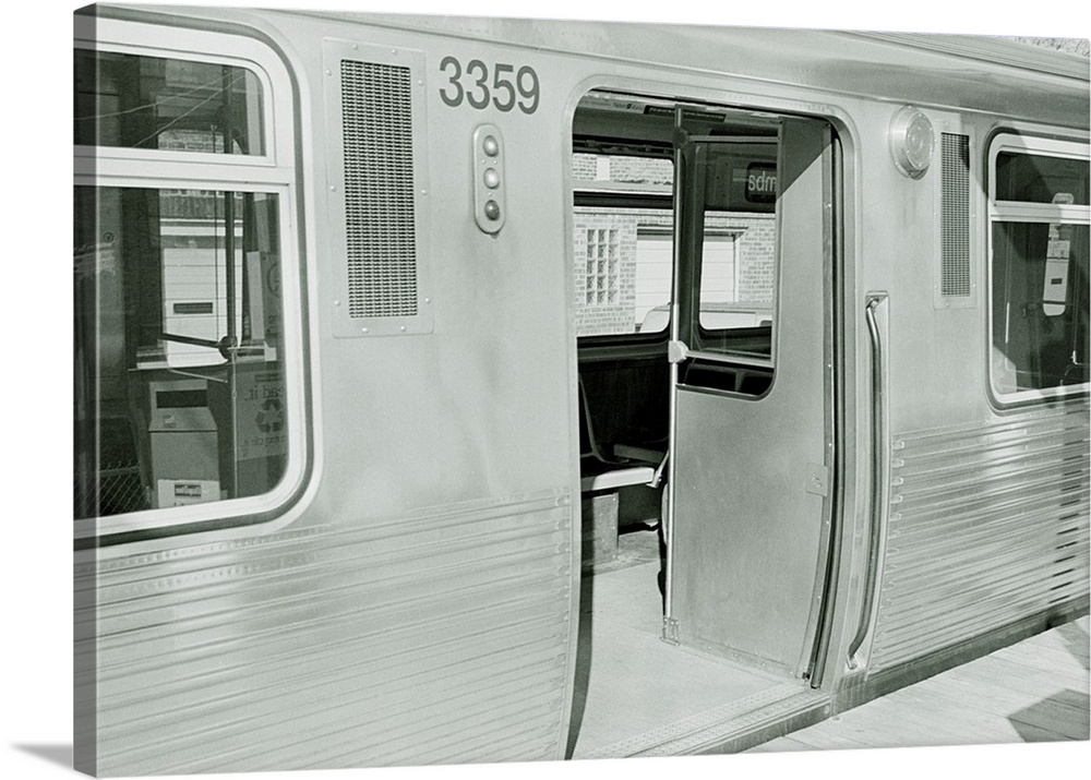 Open door of a train at platform, Chicago, Cook County, Illinois