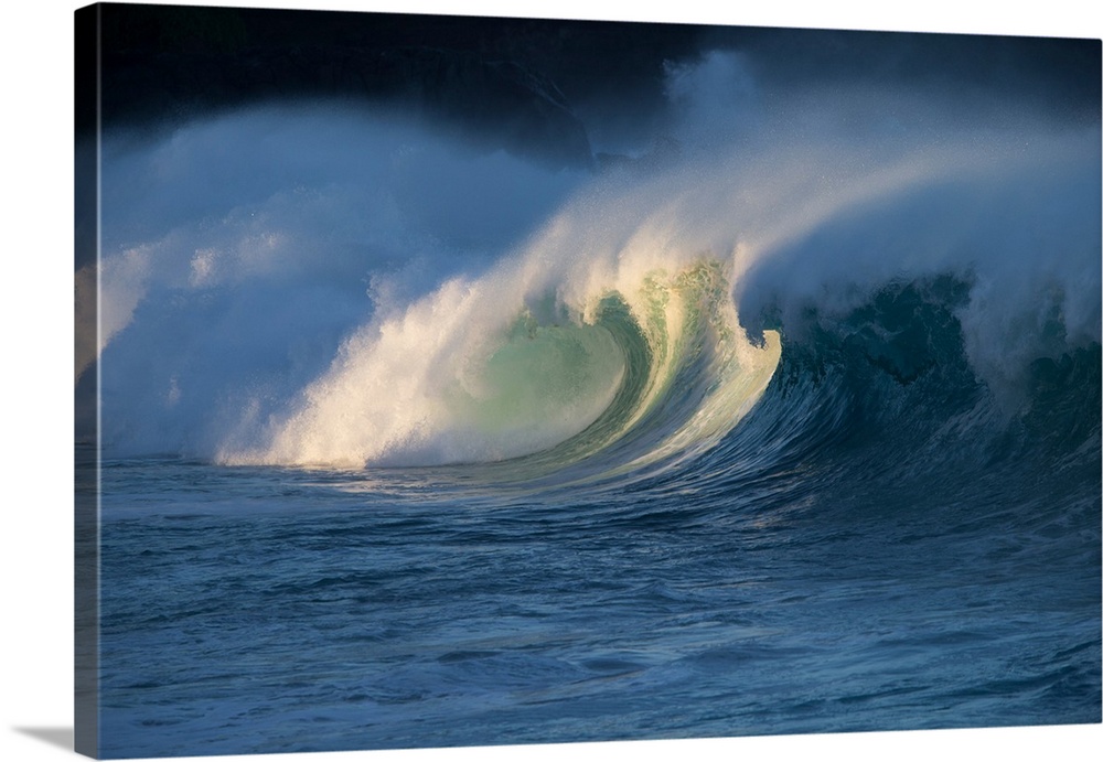 Pacific Ocean waves splashing on beach, Hawaii, USA