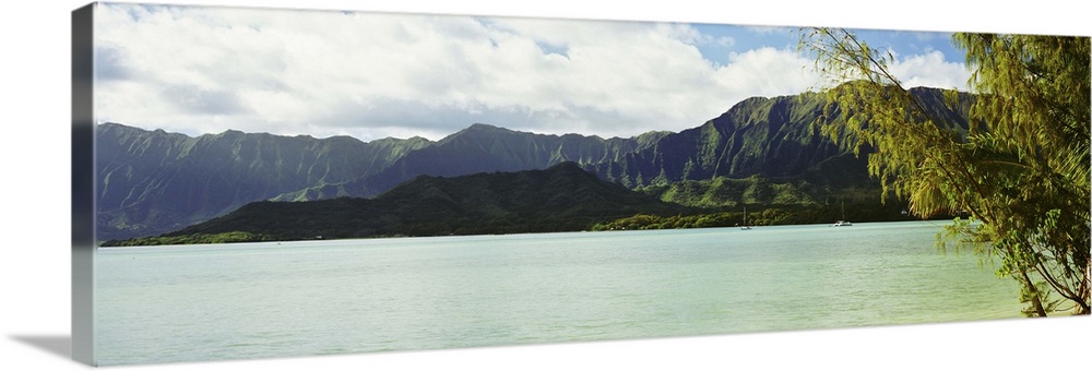 Pacific Ocean with mountain range in the background, Koolau Range, Oahu, Hawaii