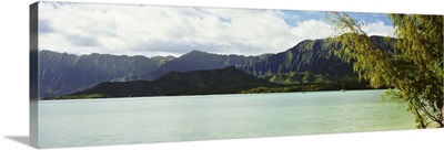Pacific Ocean with mountain range in the background, Koolau Range, Oahu, Hawaii