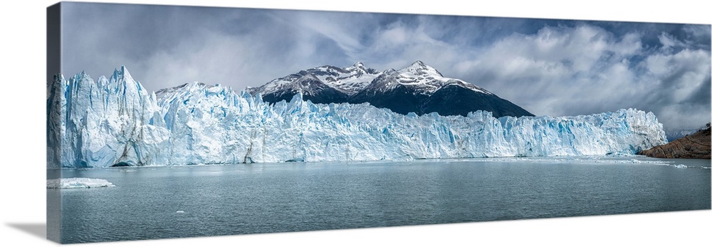 Perito Moreno Glacier, Southern Patagonian Ice Field, Los Glaciares National Park, Patagonia, Argentina.