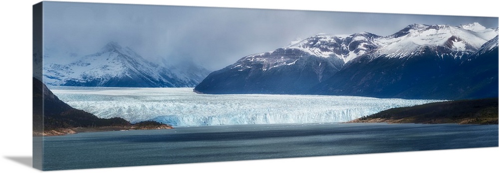 Perito Moreno Glacier, Southern Patagonian Ice Field, Los Glaciares National Park, Patagonia, Argentina.