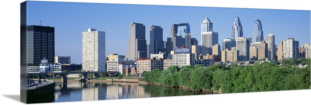 Panoramic photograph taken of downtown Philadelphia on a sunny day.