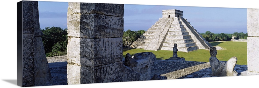 Pyramid in a field, El Castillo, Chichen Itza, Yucatan, Mexico