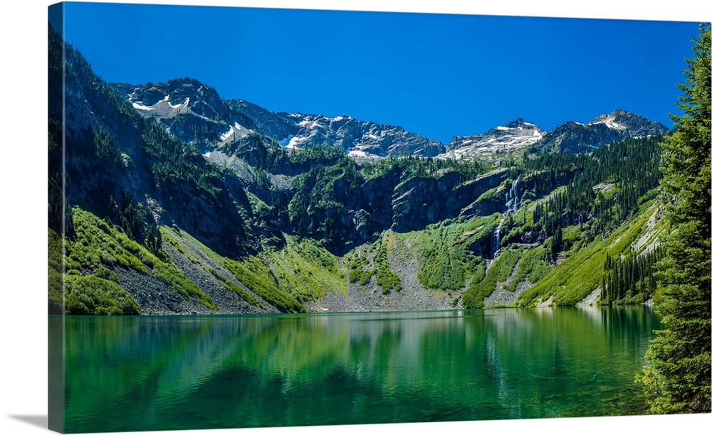 Rainy lake in north cascades national park in washington state, USA.