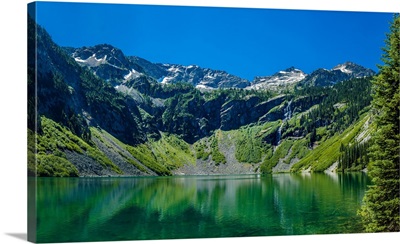 Rainy Lake In North Cascades National Park In Washington State, USA