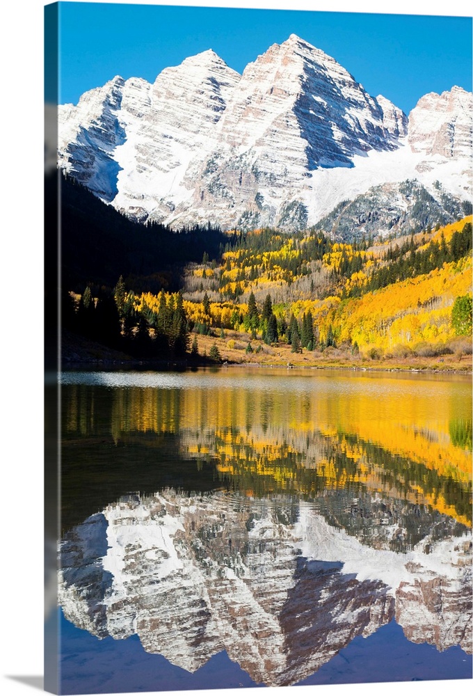 Reflection of mountain range on water, Maroon Lake, Maroon Bells, Maroon Creek Valley, Aspen, Pitkin County, Colorado, USA