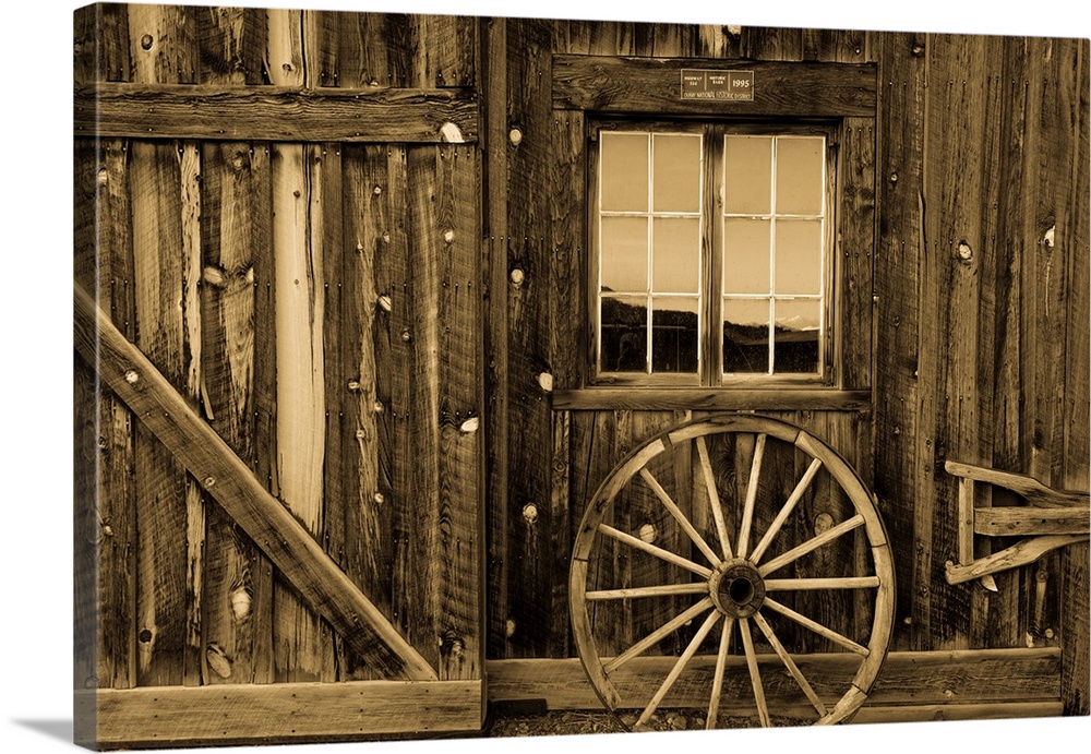 Ridgway colorado, historic centennial ranch barn built in 1994 by vince kotny.