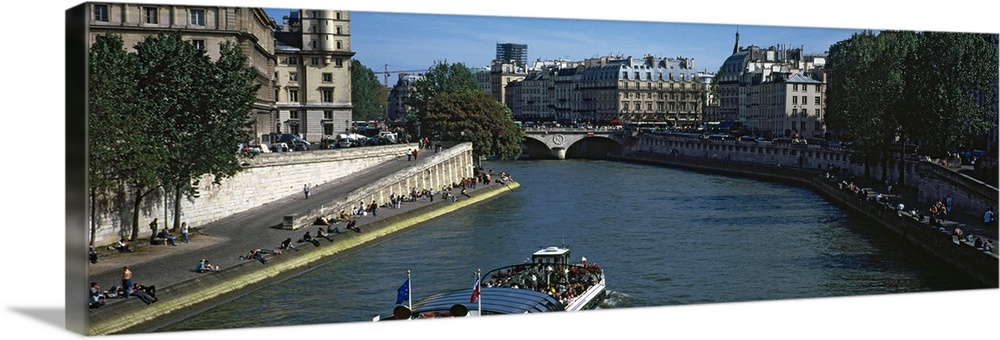 River in a city, Seine River, Paris, Ile de France, France