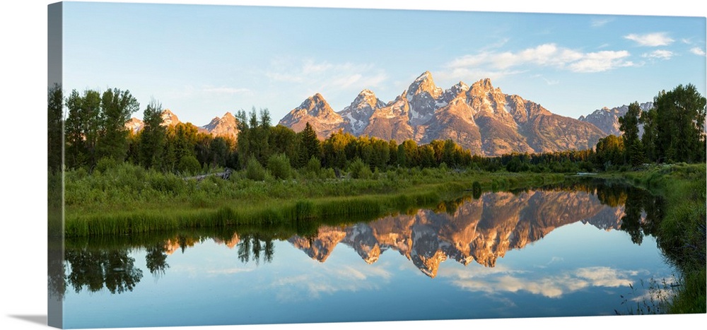 River with Teton Range in the background, Grand Teton National Park, Wyoming, USA