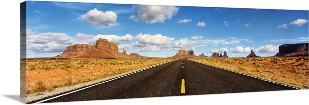 Road, Monument Valley, Arizona, USA