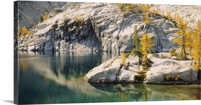 Rock formations along a lake, Alpine Lake, Washington State