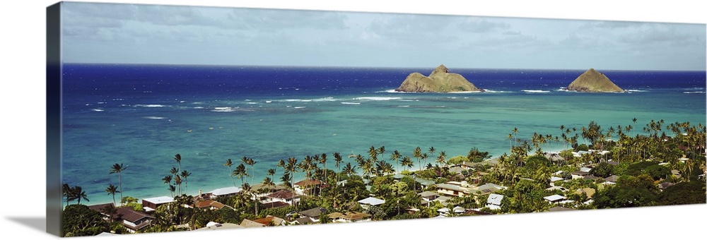 Rock formations in the Pacific Ocean, Lanikai Beach, Oahu, Hawaii