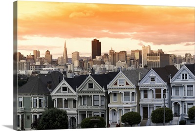 Row of Victorian houses in a city viewed from Alamo Square, San Francisco, California