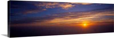 Scenic view of Pacific Ocean at sunset, Kauai, Hawaii