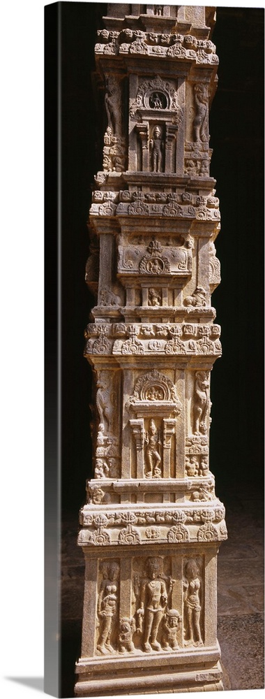 Sculptures carved on a column, Tamil Nadu, India
