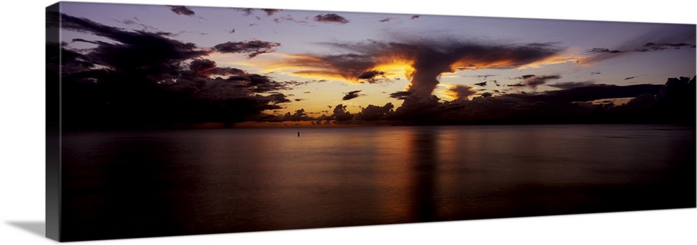 Sea at sunset, Delnor Wiggens Pass Beach, Naples, Florida,