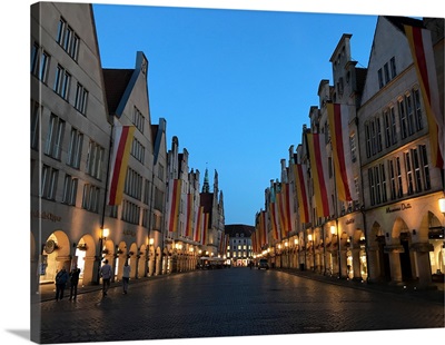 Shopping street at dusk, Prinzipalmarkt, Munster, North Rhine-Westphalia, Germany
