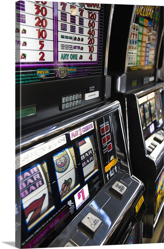 USA, Nevada, Las Vegas, McCarran International Airport, slot machines