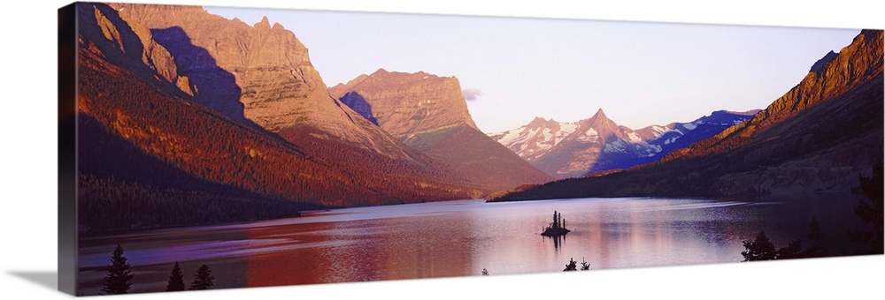 St. Mary Lake at US Glacier National Park, Montana