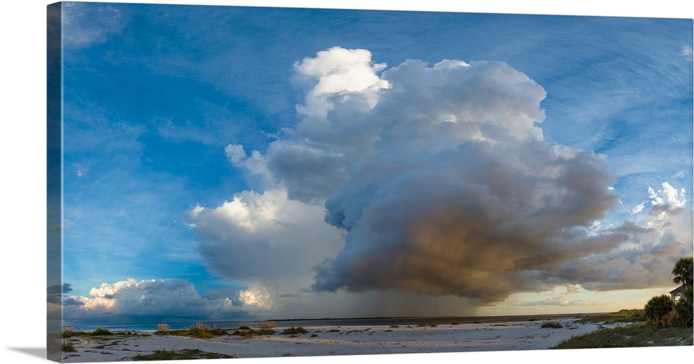 Storm cloud over Gulf of Mexico from Gasparilla Island, Florida, USA