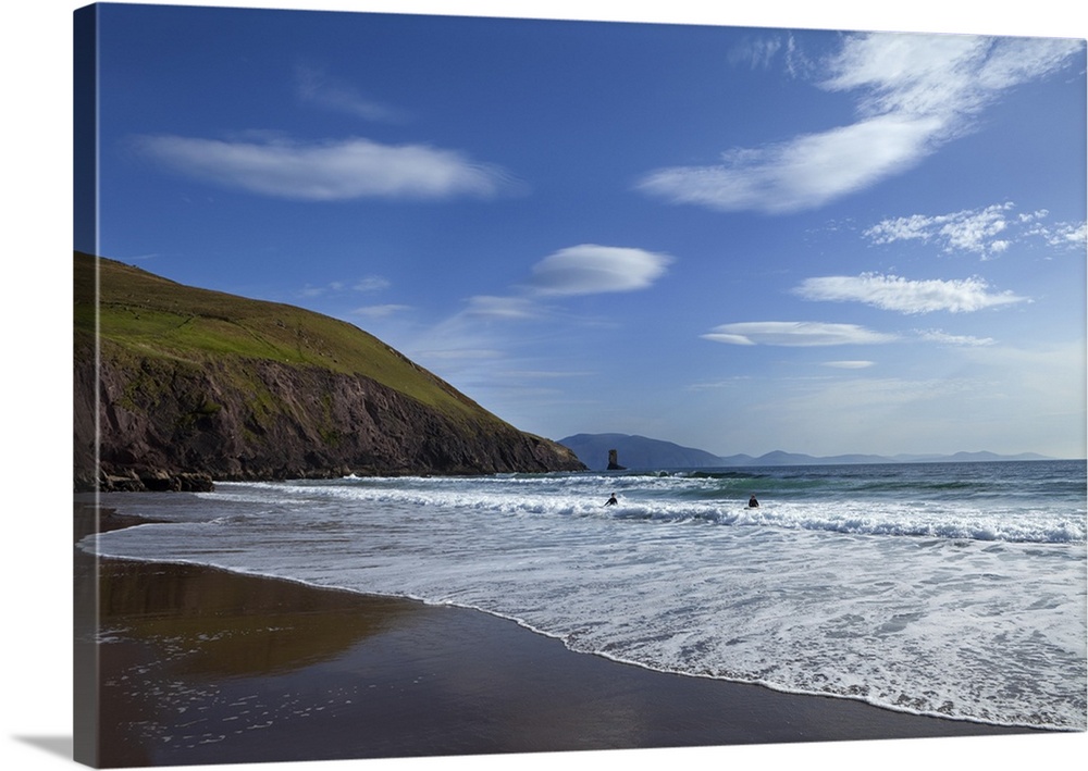 Surfers on Dun Cin Tire Beach, Near Dingle Town, Dingle Peninsula, County Kerry, Ireland