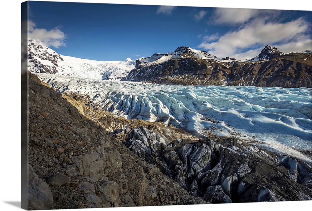 Svinafellsjokull Glacier in Skaftafell National Park, Iceland