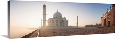 Taj Mahal at dawn, Agra, Uttar Pradesh, India