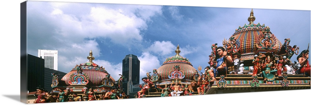 Temple and skyscrapers in a city, Sri Mariamman Temple, Singapore