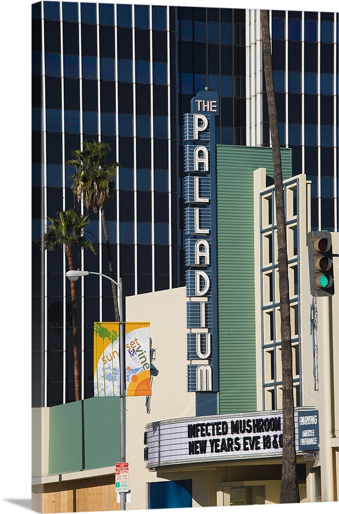 USA, California, Los Angeles, Hollywood, Hollywood Palladium Theater, renovated in 2008 to its 1940's look