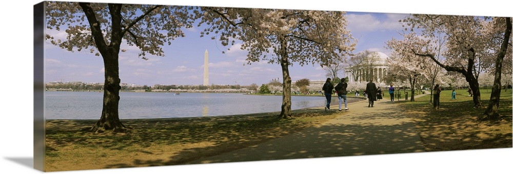 Tourists at a memorial, Jefferson Memorial, Washington DC