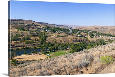 Town at the waterfront Deschutes River Maupin Wasco County Oregon