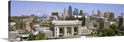 Union Station with city skyline in background, Kansas City, Missouri, USA 2012