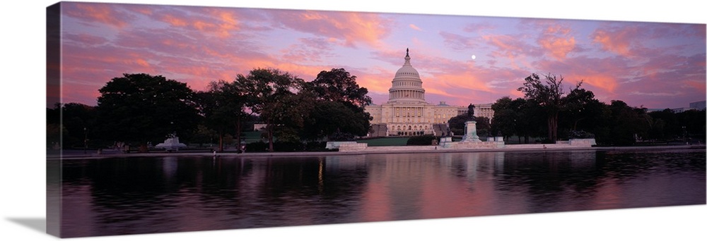 Panoramic image of the United States Capitol Building in Washington DC from the water.