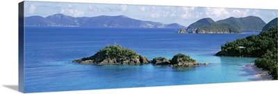 US Virgin Islands, St. John, Trunk Bay, Rock formation in the sea
