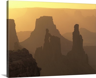 Utah, Canyonlands National Park, Panoramic view of the mountain in dusk